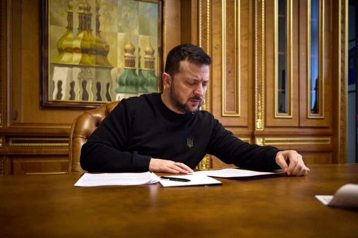 Зеленський продовжив санкції проти Фірташа та соратника Медведчука - Підозра