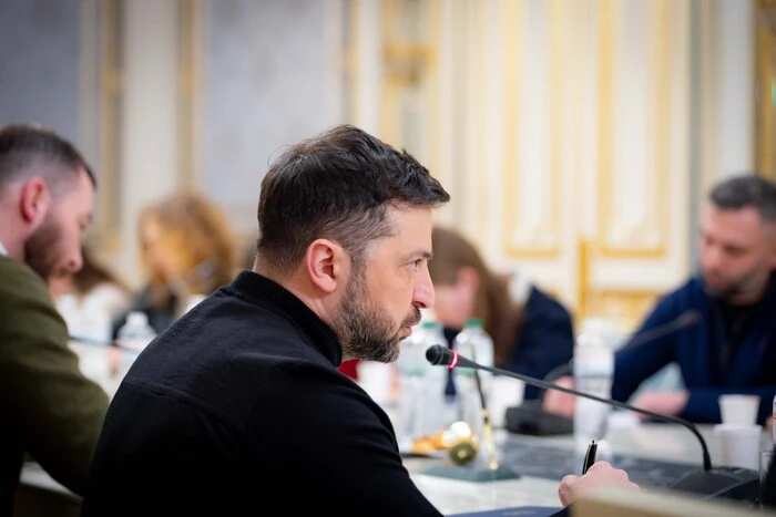 Зеленський відповів на питання, чи довіряє він гарантіям безпеки США - Підозра