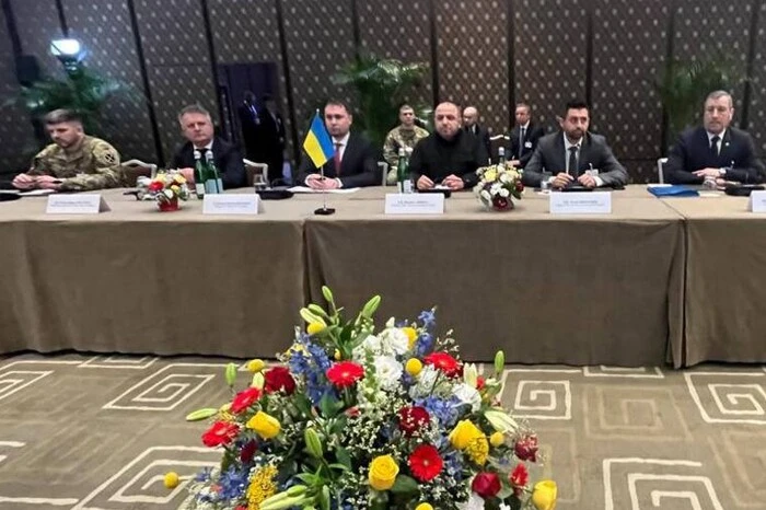 У Женеві розпочалися мирні переговори України, США та Росії - Підозра