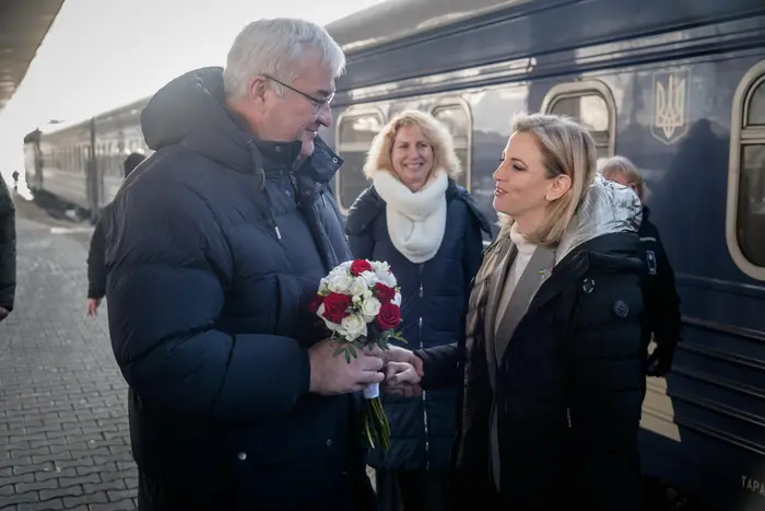 До Києва прибула міністерка закордонних справ Австрії - Підозра