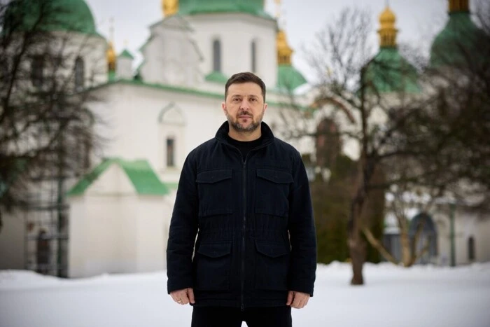 Четверті роковини війни. Зеленський звернувся до українців - Підозра