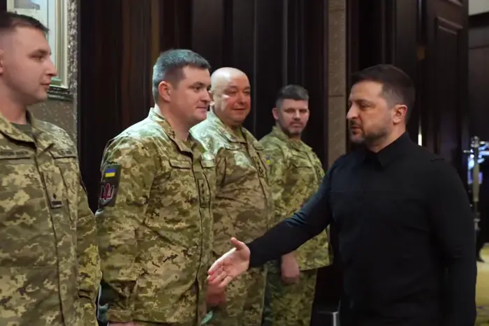 Зеленський зустрівся з ОАЕ з українськими військовими - Підозра