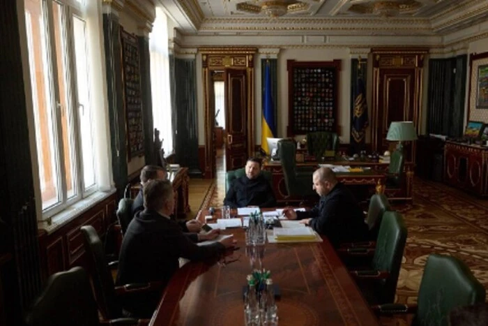 Перемовини про мир. Зеленський зустрівся із українською делегацією та розповів про провокацію РФ - Підозра
