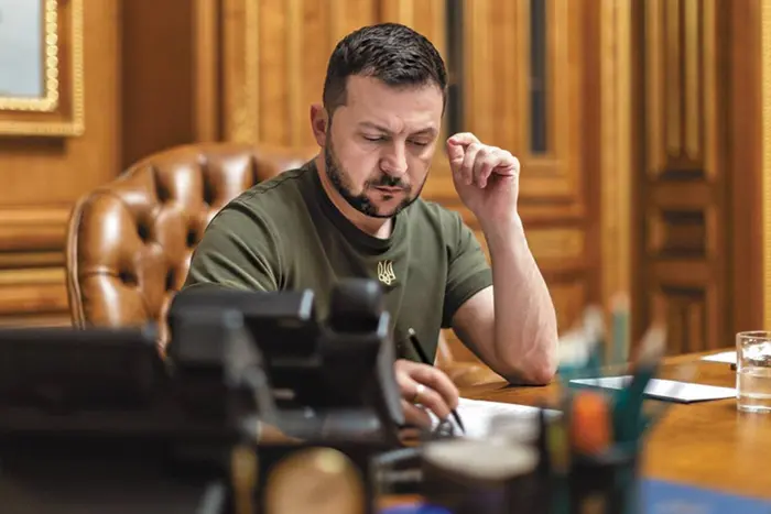 Зеленський розширив перелік посад у Дніпропетровській ОДА, які можуть обіймати військові - Підозра