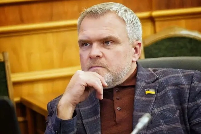 Чому Рада буксує під час голосувань? У фракції «Слуга народу» розкрили правду про роботу депутатів - Підозра