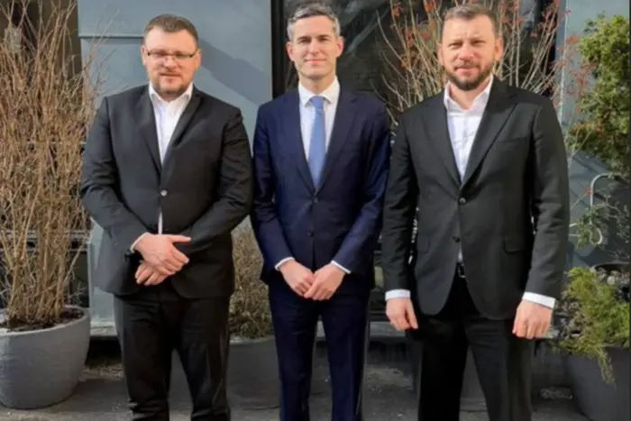 Глава МЗС Нідерландів зустрівся з керівниками НАБУ та САП - Підозра