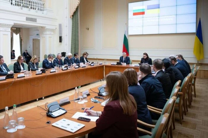 Посилення співпраці в обороні та енергетиці. Уряди України та Болгарії провели перші консультації - Підозра