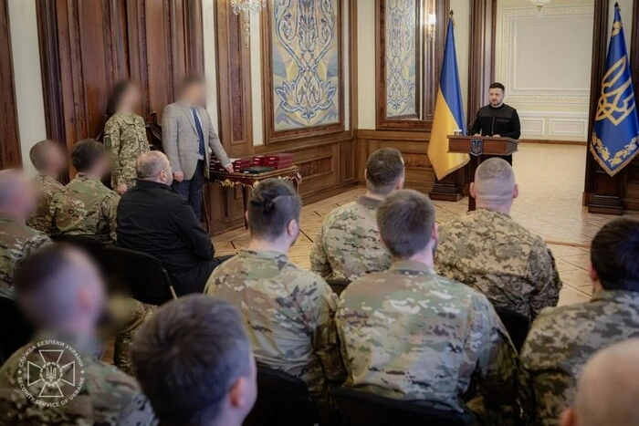 Зеленський вручив нагороди спецпризначенцям СБУ - Підозра