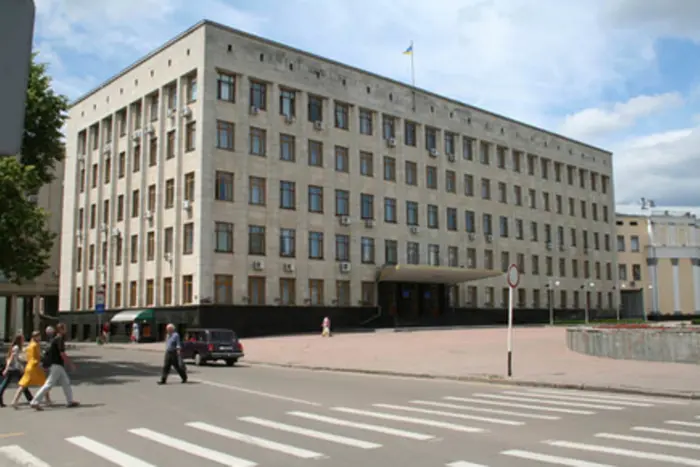 В яких областях витрачається найбільше «депутатських» грошей: графіка - Підозра