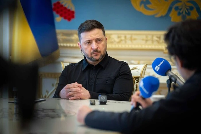 Білорусь будує дороги на кордоні з Україною та готує артпозиції. Зеленський назвав ціль - Підозра