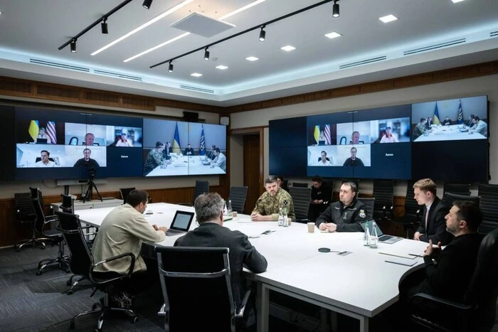 «Домовилися посилити гарантії безпеки». Президент розповів про розмову з представниками Трампа - Підозра