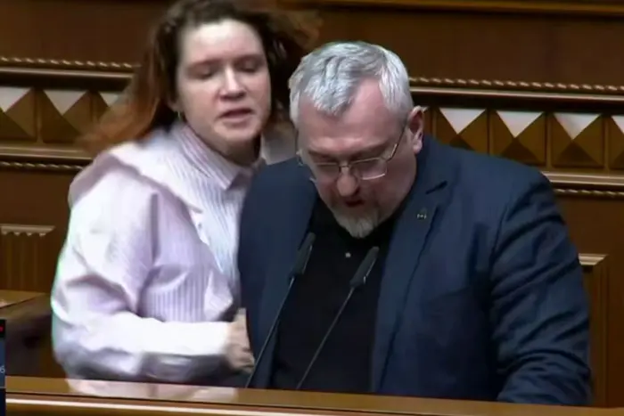 Безугла напала на Федієнка у Раді (відео) - Підозра