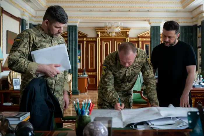 Фронт, удари по РФ: Зеленський і військові затвердили подальші кроки - Підозра