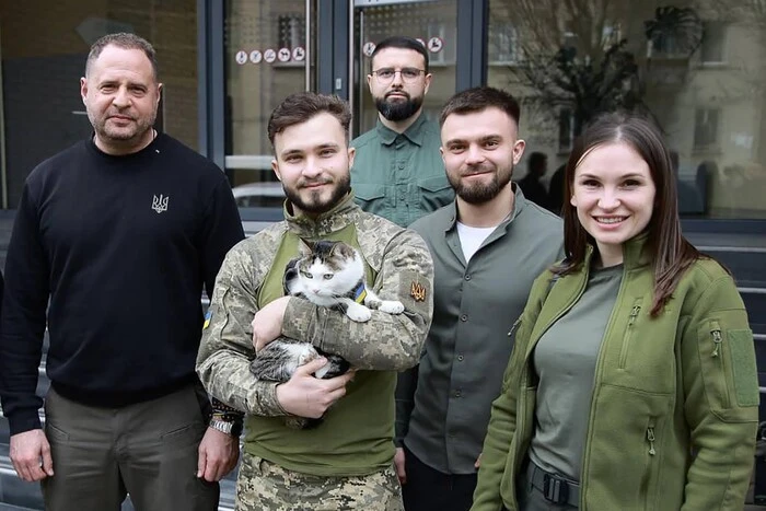 Єрмак з'їздив на фронт і створив громадську організацію - Підозра