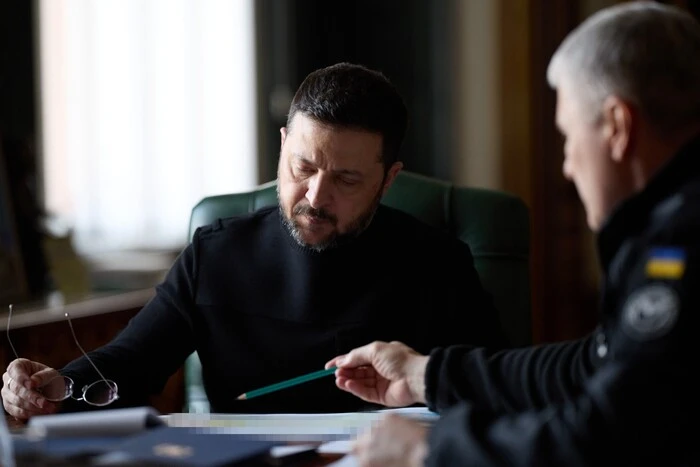 Масштабування роботизованих комплексів та захист від балістики. Зеленський провів Ставку - Підозра
