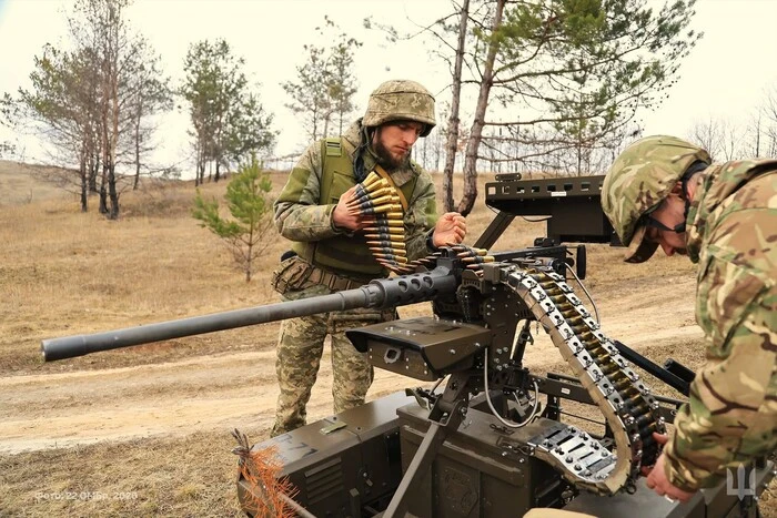 Уряд спростив закупівлі озброєння та використання ліків на передовій - Підозра