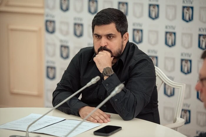 Тимур Ткаченко подав заяву на звільнення? Реакція КМВА - Підозра