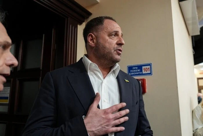 Єрмак розповів, чим займався у СІЗО та як отримав окрему камеру - Підозра