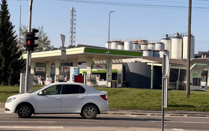 Ціни на бензин А-95 в Україні оновили рекорд: причини зростання - Підозра