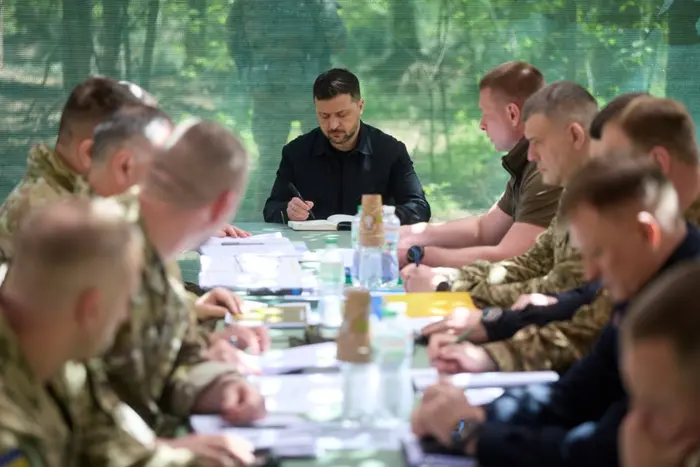 Безпекова ситуація на Дніпровщині: президент провів нараду - Підозра