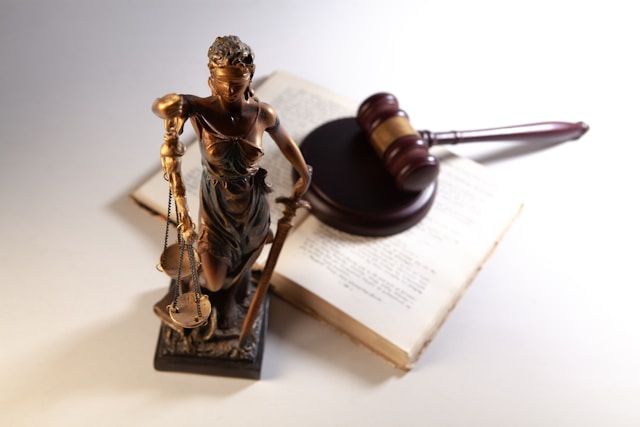 Суди є, але судити нікому: в Україні бракує понад дві тисячі служителів Феміди