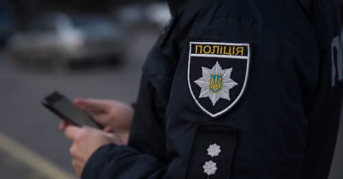 Чи можуть правоохоронці на власний розсуд перевіряти вміст вашого мобільного телефона